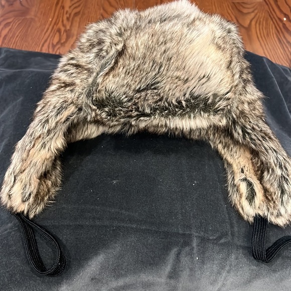 Faux fur trapper hat - Picture 2 of 3